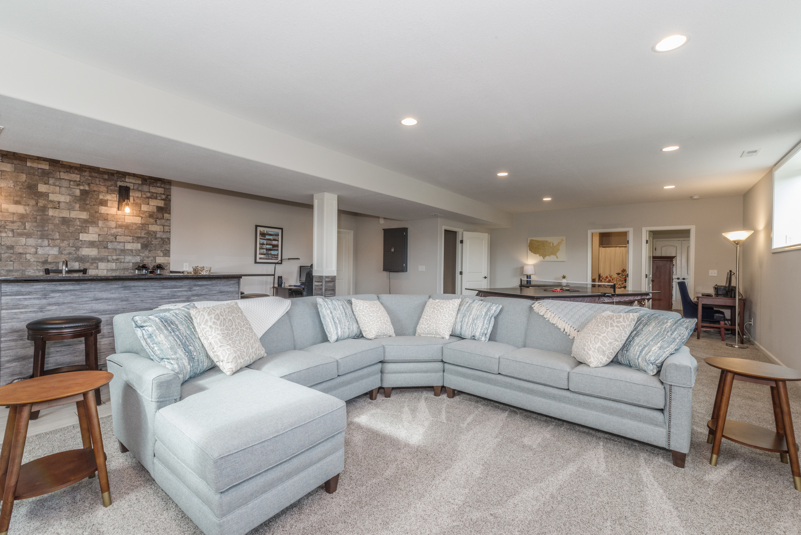 15924 Belfry Drive Bloomington, IL 61705 - Photo 44 of 59 a living room with furniture and a large window