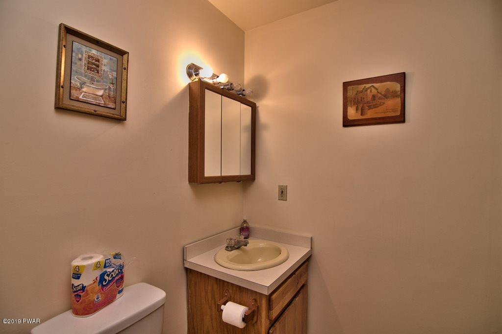 297 Ridgewood Circle Lake Ariel, PA 18436 - Photo 11 of 71 Bathroom 1 View 1
