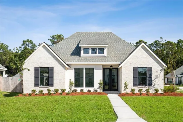 $475,000 | 2008 White Dove Drive, Madisonville, LA 70447