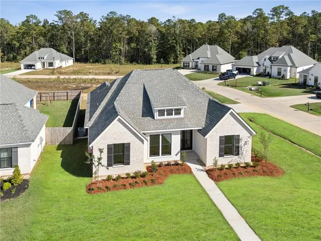 $475,000 | 2008 White Dove Drive, Madisonville, LA 70447