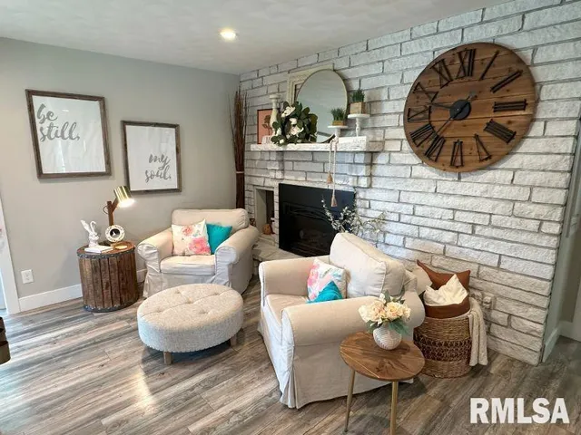 $529,900 | 1144 Brookview Drive, De Witt, IA 52742