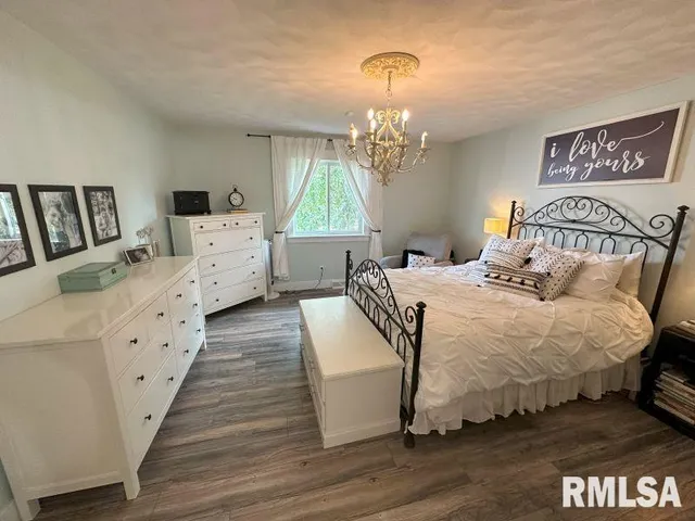 $529,900 | 1144 Brookview Drive, De Witt, IA 52742