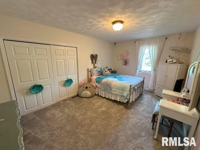 $529,900 | 1144 Brookview Drive, De Witt, IA 52742