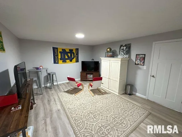 $529,900 | 1144 Brookview Drive, De Witt, IA 52742