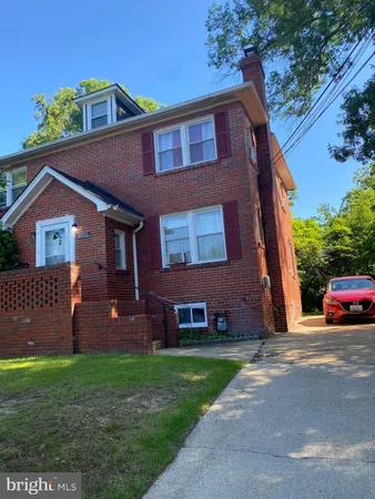 $1,300 | 4711 Tecumseh Street, Unit 1, College Park, MD 20740