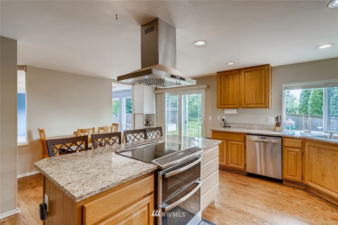 14545 144th Place Southeast Renton, WA 98059 - Photo 9 of 34 Gallery Image 9
