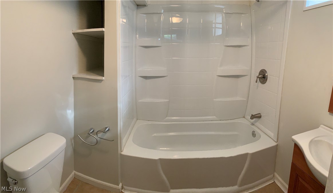 3542 Edison Road Cleveland, OH 44121 - Photo 30 of 34