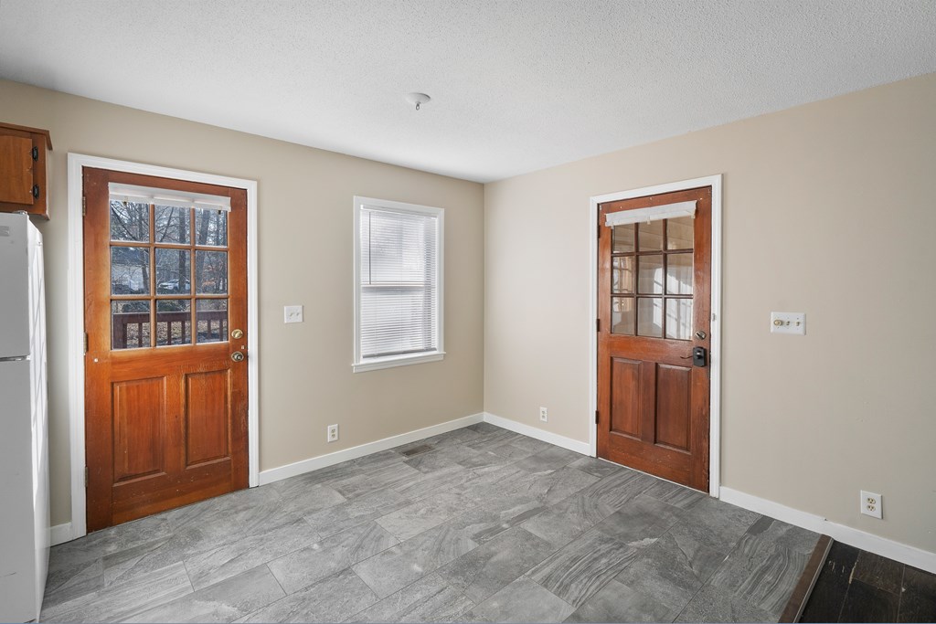 629 West Broadacre Road Northwest Dalton, GA 30721 - Photo 11 of 37 Gallery Image 11