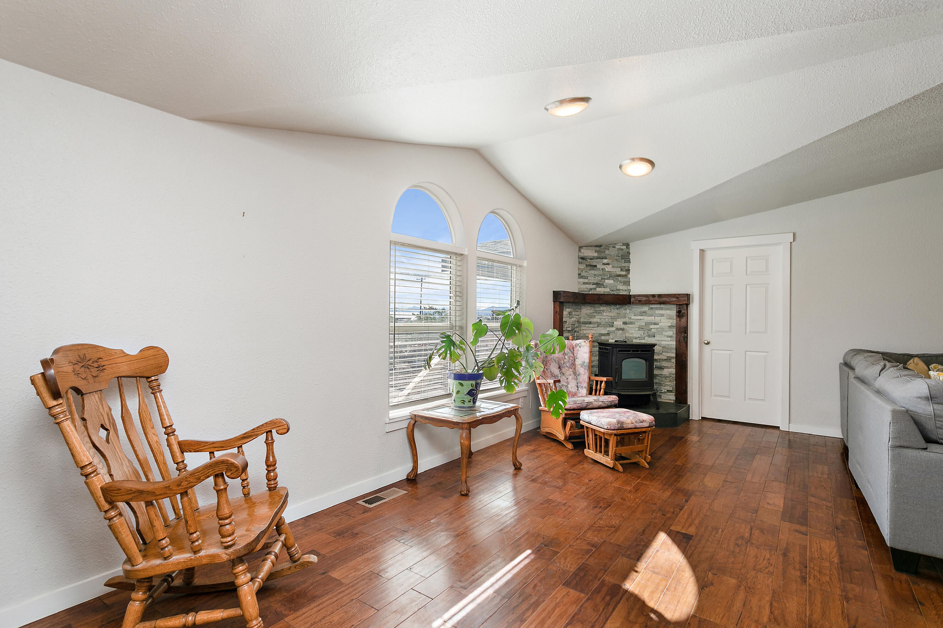4685 Antelope Road White City, OR 97503 - Photo 14 of 68 Antelope-8310