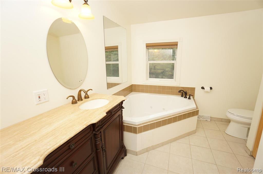 28906 Karr Road Belleville, MI 48111 - Photo 19 of 24