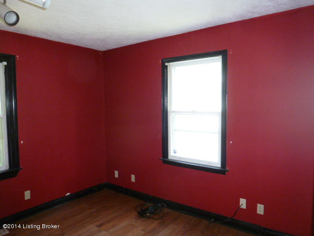 3327 Farnsley Road Louisville, KY 40216 - Photo 9 of 11 041