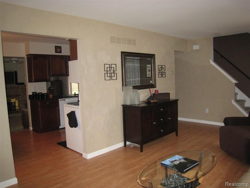 39721 Coronation Road Canton, MI 48188 - Photo 12 of 16 Pergo flooring