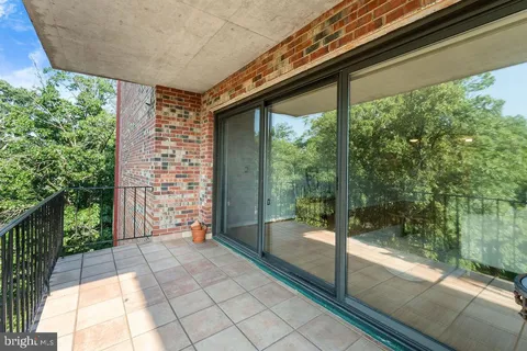 $199,000 | 8308 Flower Avenue, Unit 403, Takoma Park, MD 20912