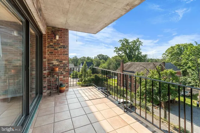 $195,000 | 8308 Flower Avenue, Unit 403, Takoma Park, MD 20912