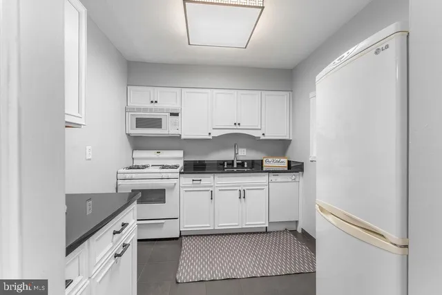 $195,000 | 8308 Flower Avenue, Unit 403, Takoma Park, MD 20912