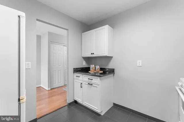 $195,000 | 8308 Flower Avenue, Unit 403, Takoma Park, MD 20912
