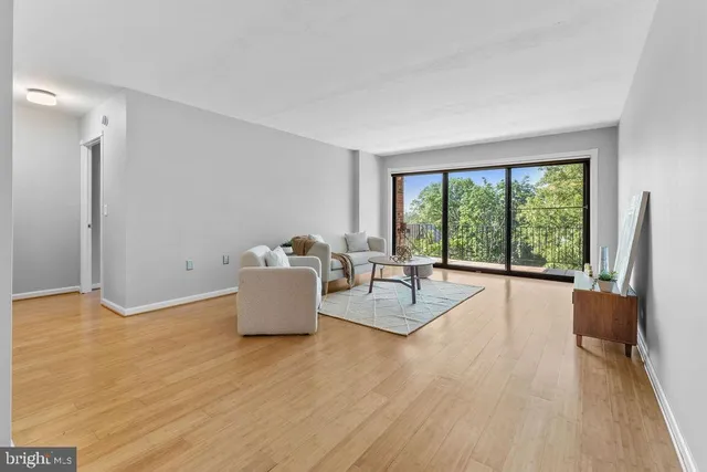 $195,000 | 8308 Flower Avenue, Unit 403, Takoma Park, MD 20912