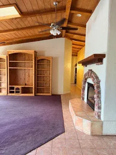 a view of an entryway of the house