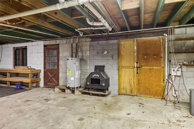 a view of a house with a tree