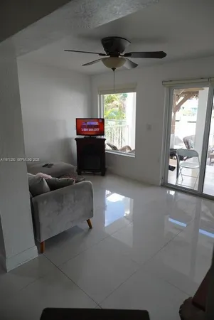 $2,900 | 1389 West 71st Street, Hialeah, FL 33014