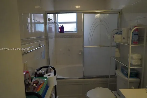 $2,900 | 1389 West 71st Street, Hialeah, FL 33014