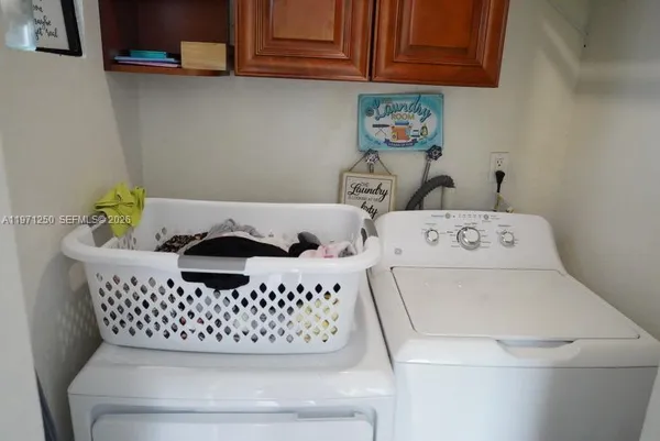 $2,900 | 1389 West 71st Street, Hialeah, FL 33014