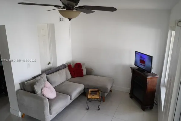 $2,900 | 1389 West 71st Street, Hialeah, FL 33014