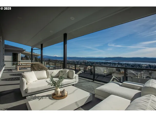 $1,999,950 | 356 West W Street, Washougal, WA 98671