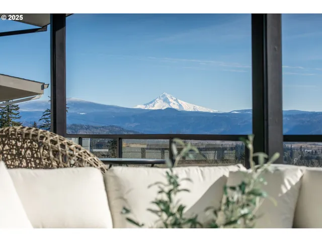 $1,999,950 | 356 West W Street, Washougal, WA 98671