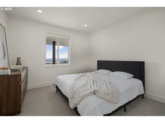 $1,999,950 | 356 West W Street, Washougal, WA 98671