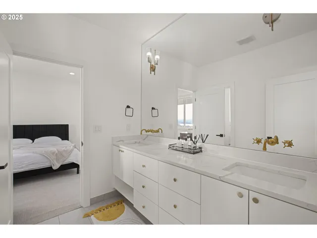 $1,999,950 | 356 West W Street, Washougal, WA 98671