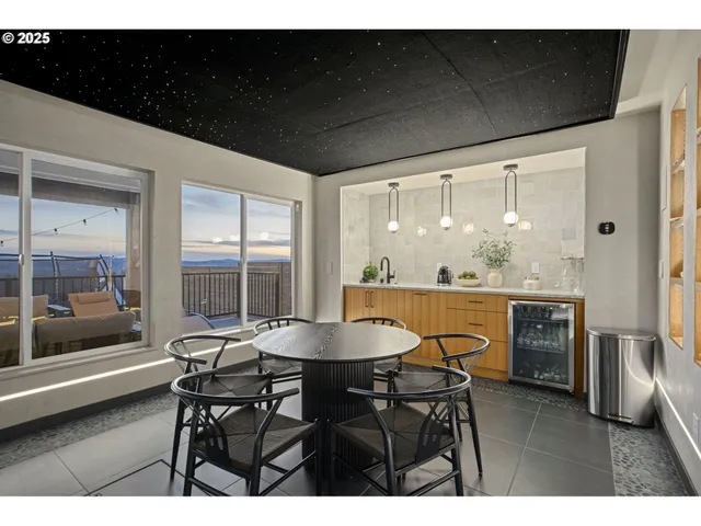 $1,999,950 | 356 West W Street, Washougal, WA 98671