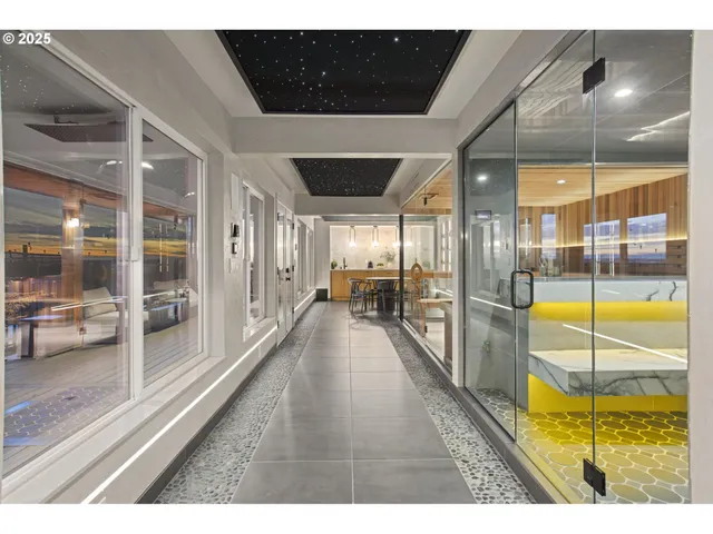 $1,999,950 | 356 West W Street, Washougal, WA 98671