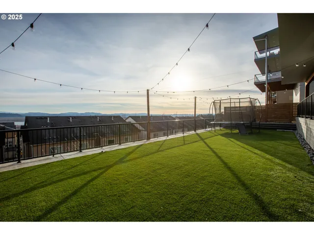 $1,999,950 | 356 West W Street, Washougal, WA 98671