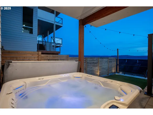 $1,999,950 | 356 West W Street, Washougal, WA 98671