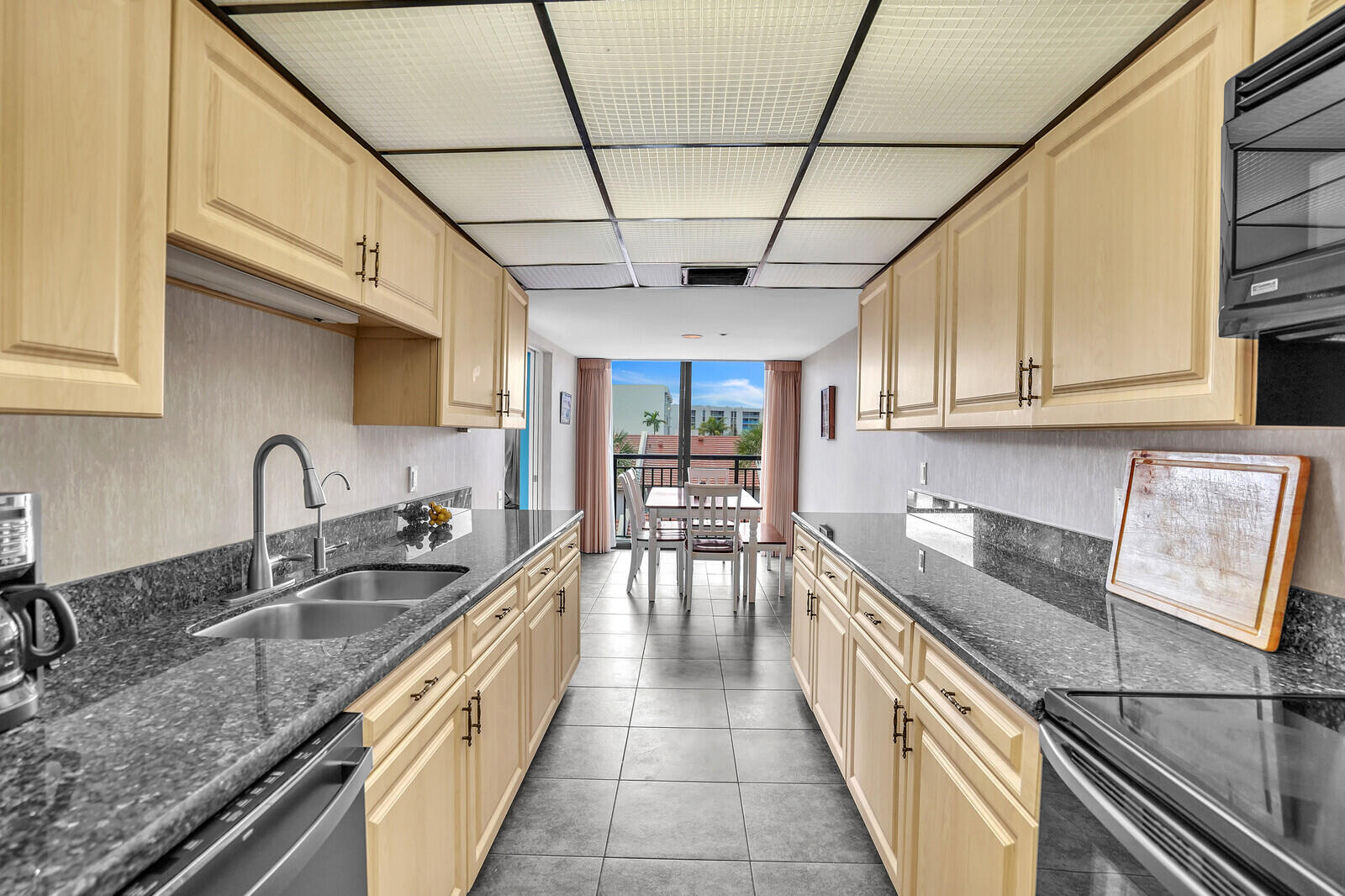 2667 North Ocean Boulevard, Unit I312 Boca Raton, FL 33431 - Photo 19 of 77 Kitchen