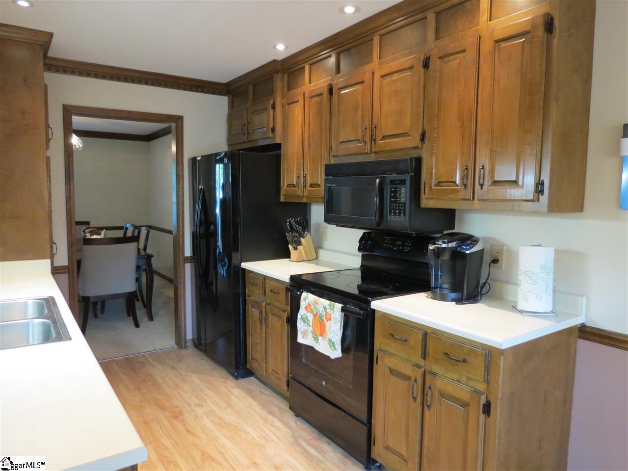 518 Fruitville Road Greenville, SC 29607 - Photo 14 of 35 All appliances stay!