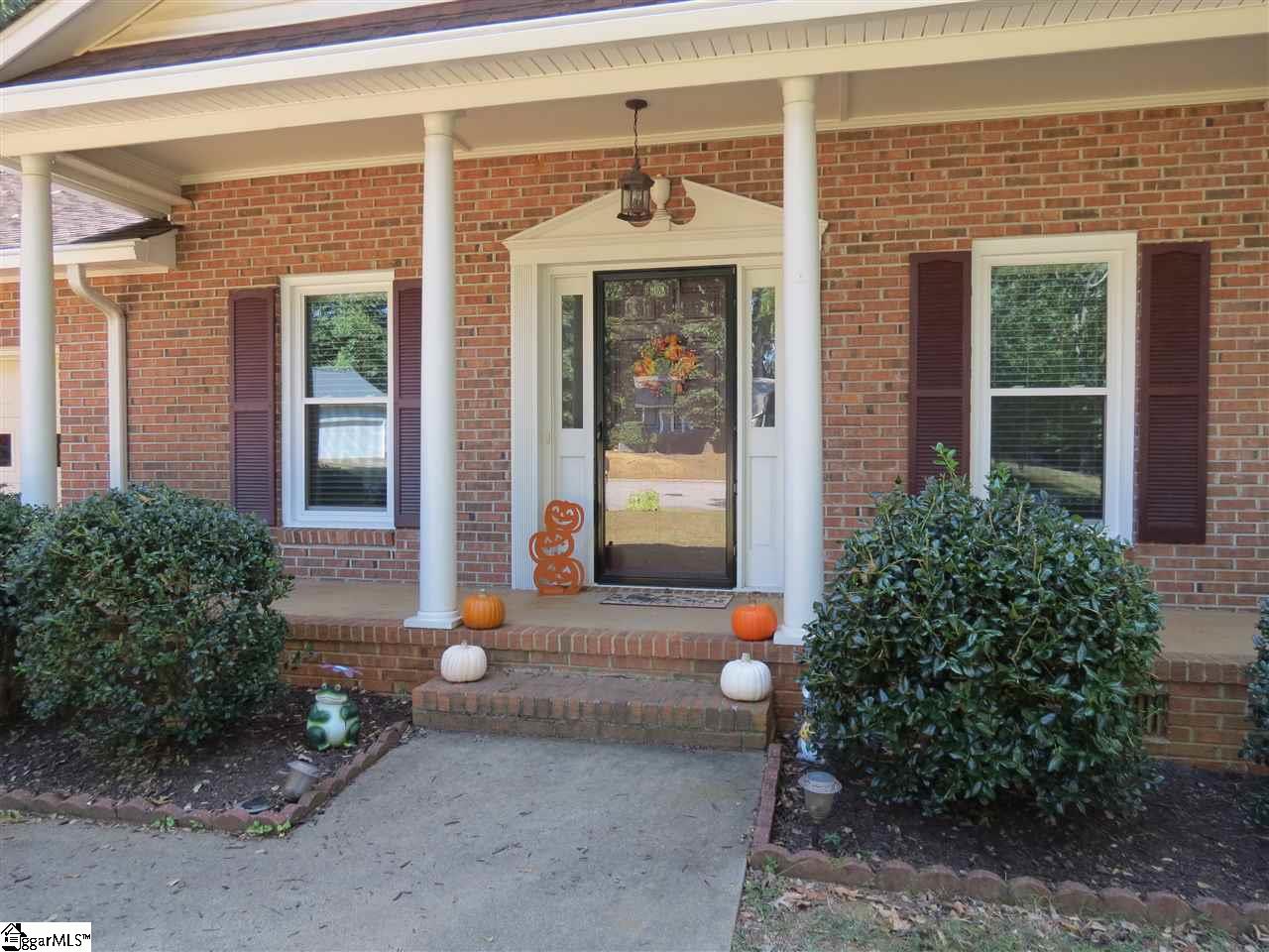 518 Fruitville Road Greenville, SC 29607 - Photo 5 of 35 Beautiful for all holidays!