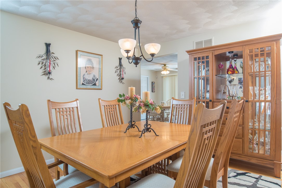 211 Mohawk Trail Cranston, RI 02921 - Photo 6 of 14 Gallery Image 6