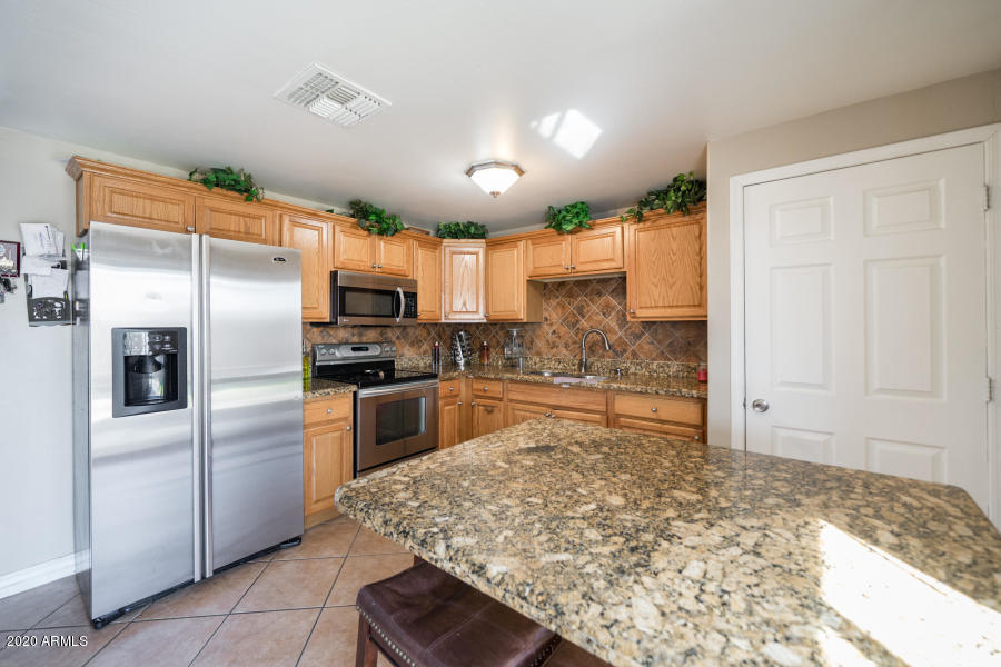 6135 West Berkeley Road Phoenix, AZ 85035 - Photo 12 of 29 20200220205606343514000000-o