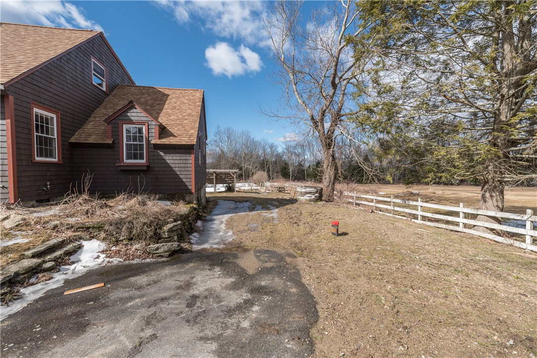 325 Ide Road Scituate, RI 02857 - Photo 12 of 40
