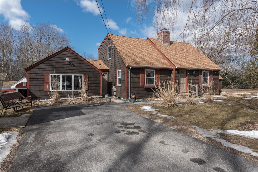 325 Ide Road Scituate, RI 02857 - Photo 4 of 40