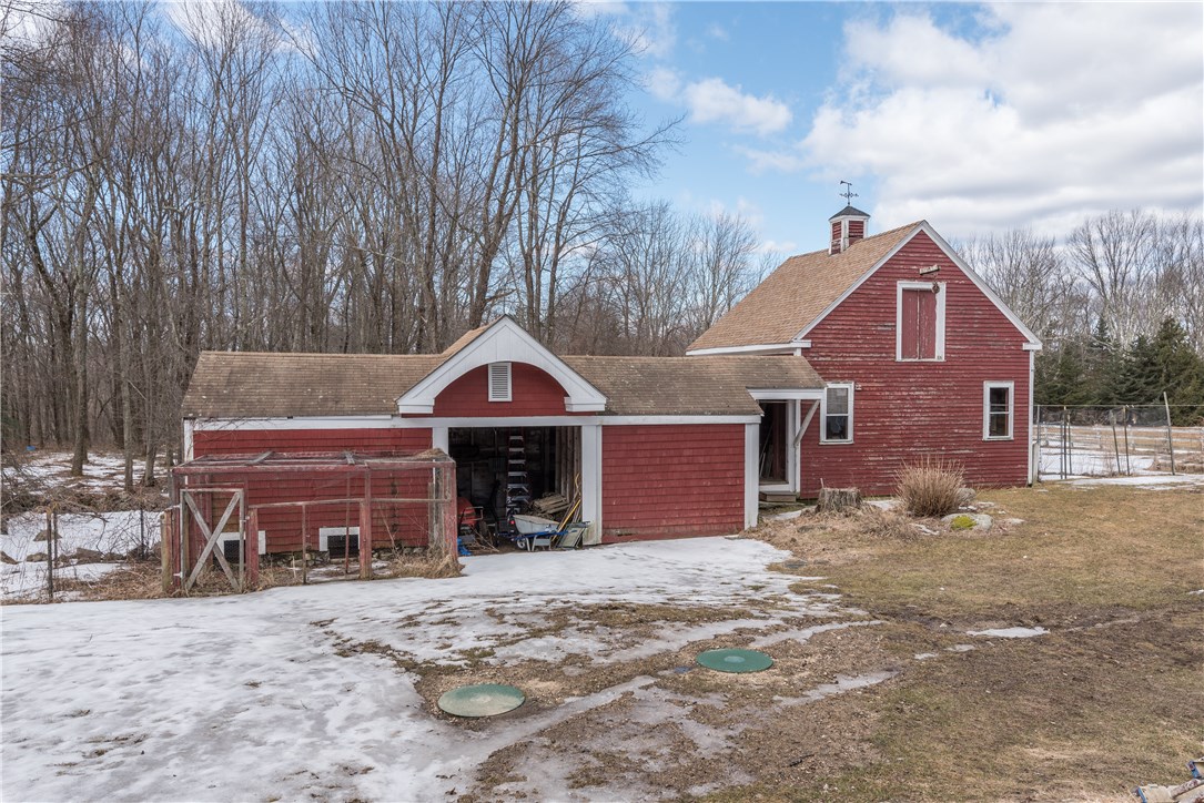 325 Ide Road Scituate, RI 02857 - Photo 6 of 40