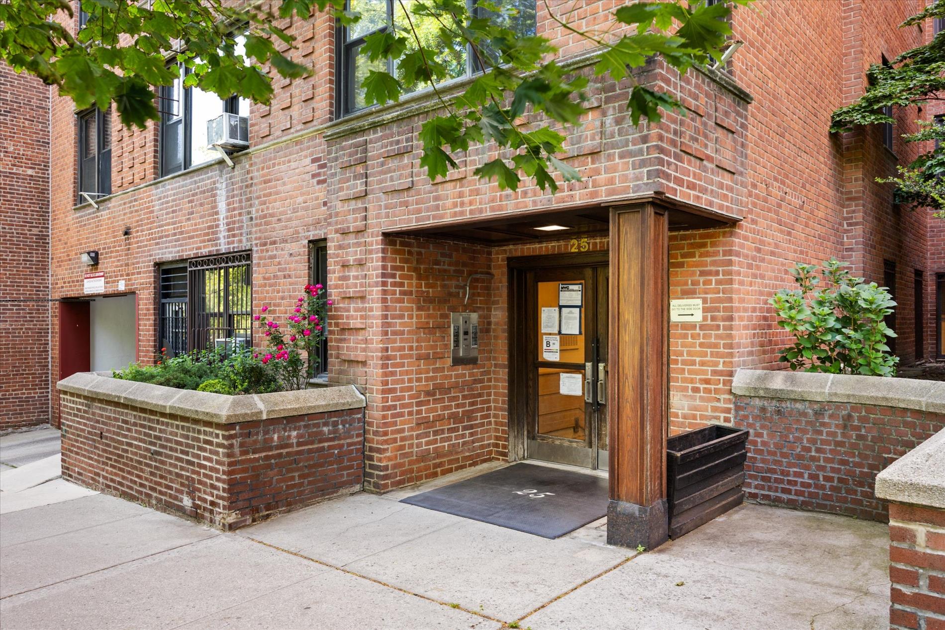 25 Indian Road, Unit 2A Manhattan, NY 10034 - Photo 17 of 19