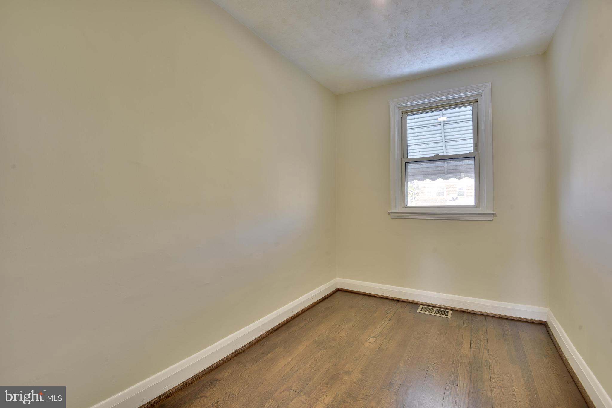 333 West Arundel Road Baltimore, MD 21225 - Photo 12 of 20 Bedroom