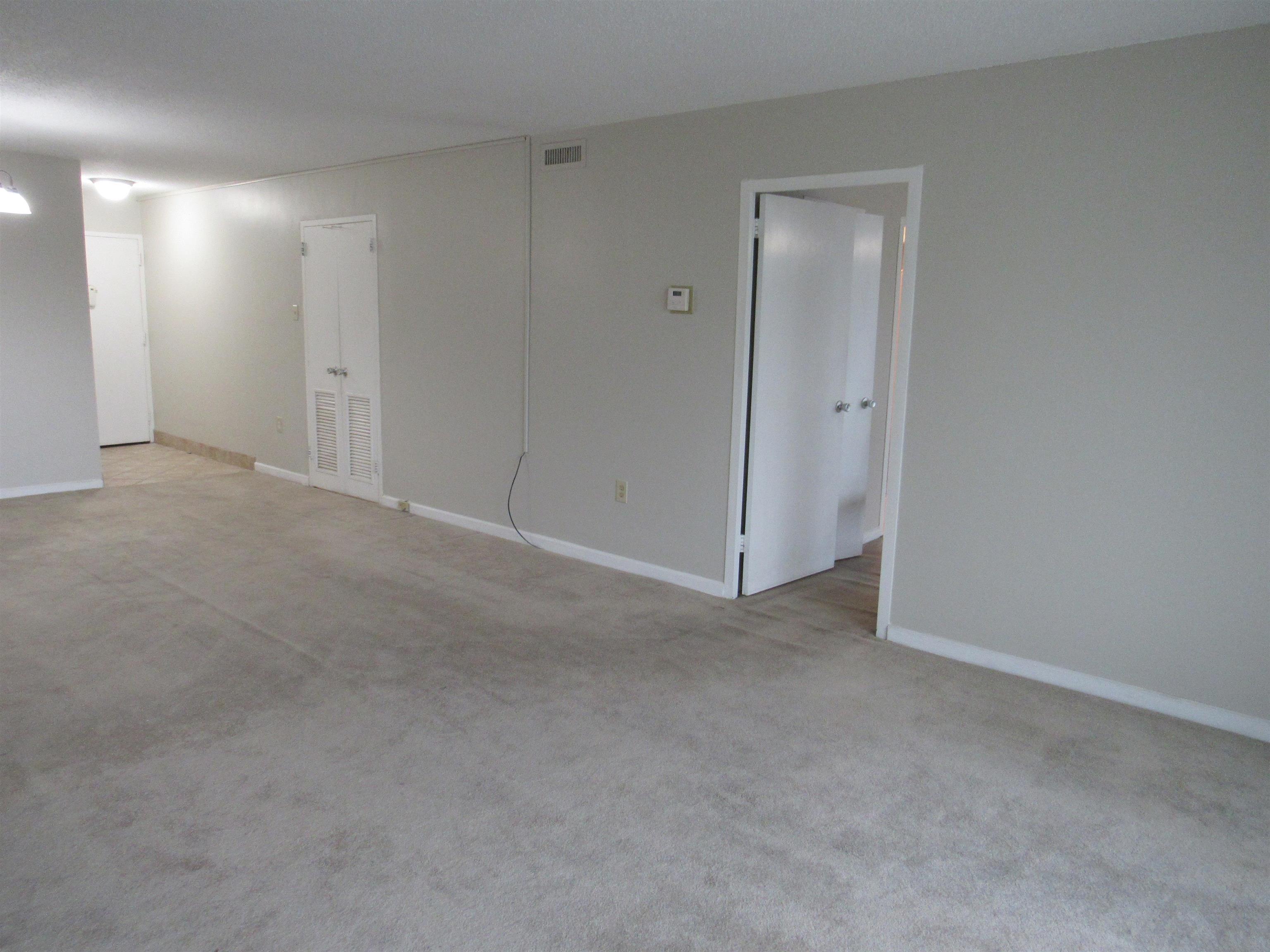 3080 Walnut Grove Road, Unit 205 Memphis, TN 38111 - Photo 13 of 26 a view of an empty room