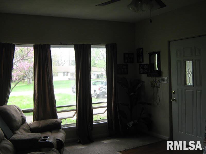 17560 East Fairfield Road Mount Vernon, IL 62864 - Photo 8 of 14 Gallery Image 8