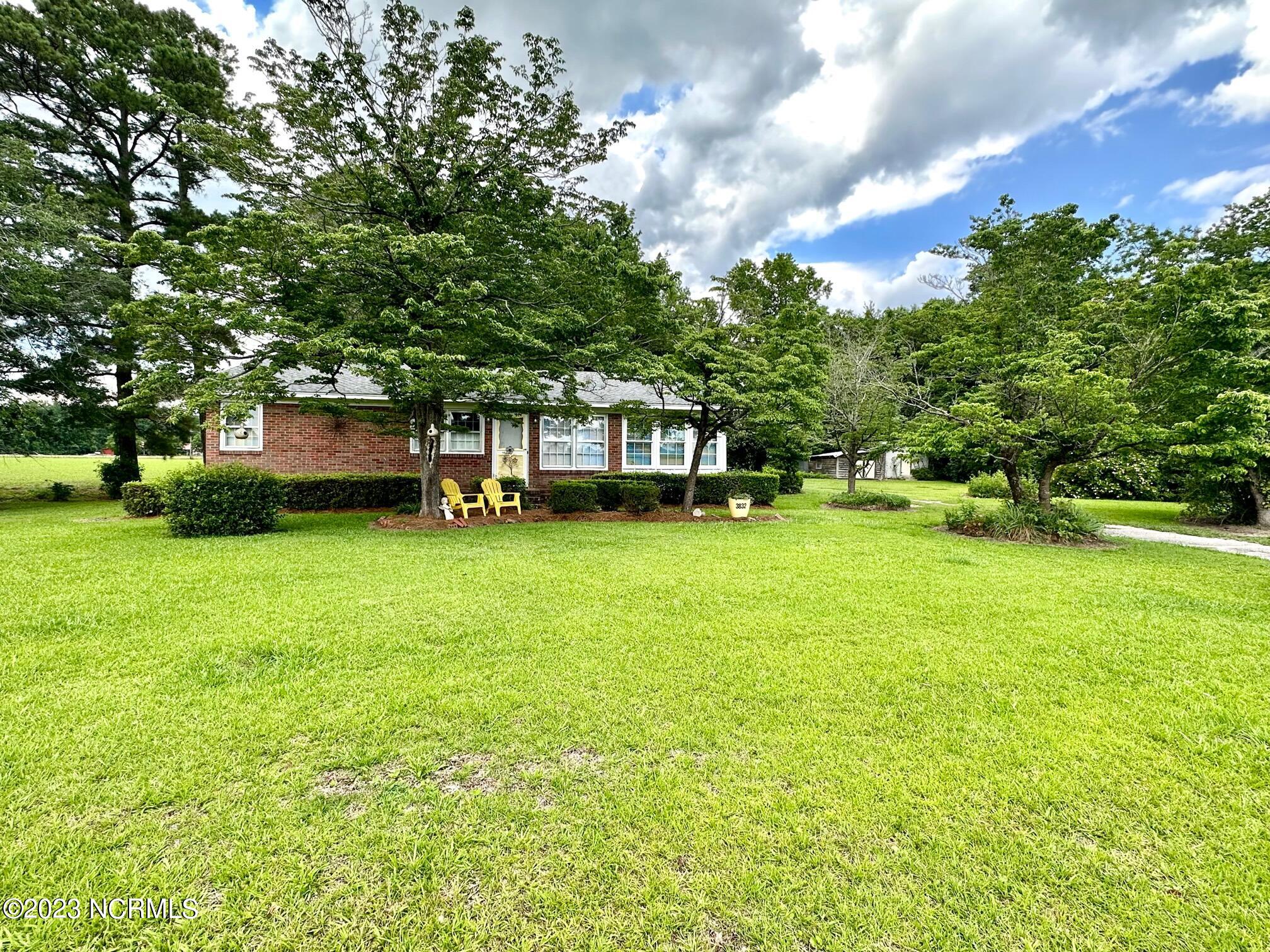 3832 Farmers Union Road Clarkton, NC 28433 - Photo 29 of 36 Front Yard View