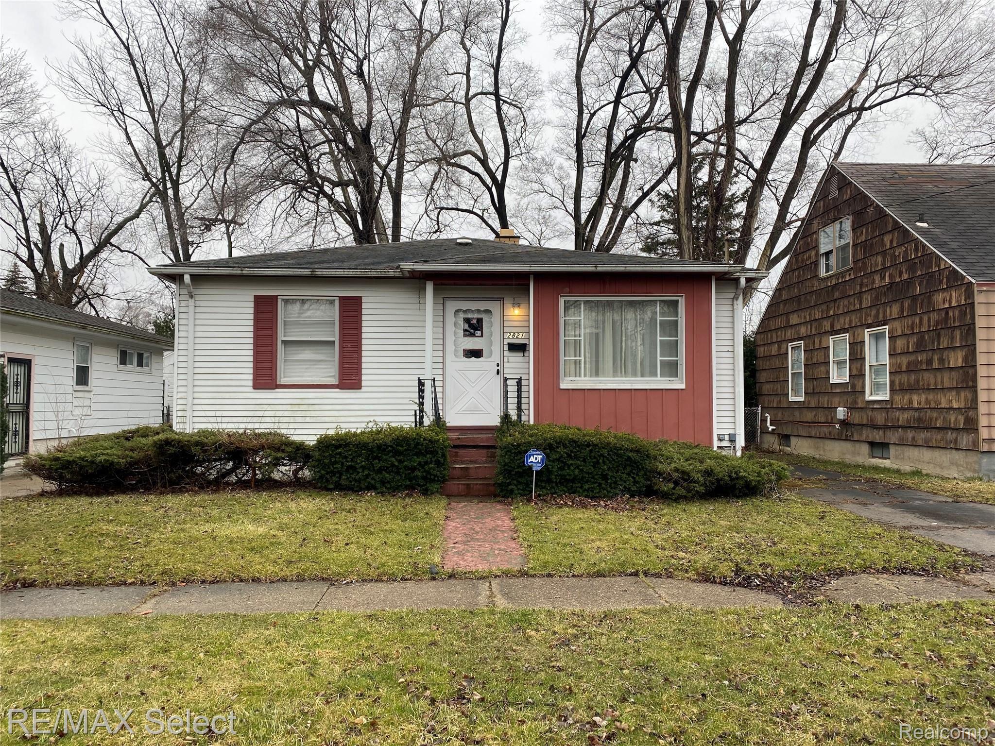 2821 Raskob Street Flint, MI 48504 - Photo 2 of 15 IMG_7715.JPEG