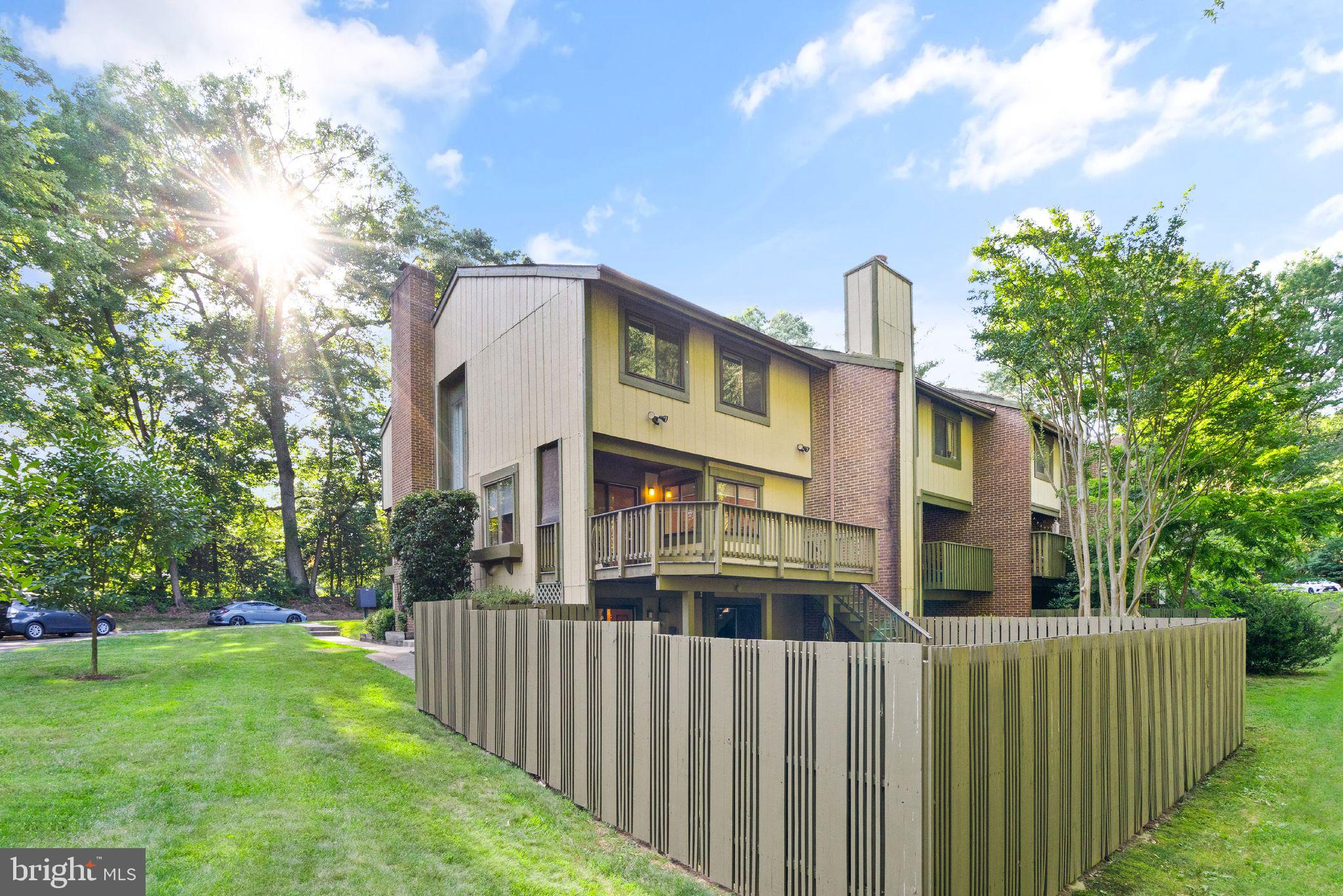 2029 Winged Foot Court Reston, VA 20191 - Photo 11 of 55 Gallery Image 11